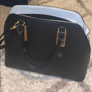 Black & white purse